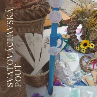 🎠 Děkujeme všem, kteří si odnesli kousek z naší tvorby! #svatovaclavskapout #pout2025 #dekujeme #vanekartcz